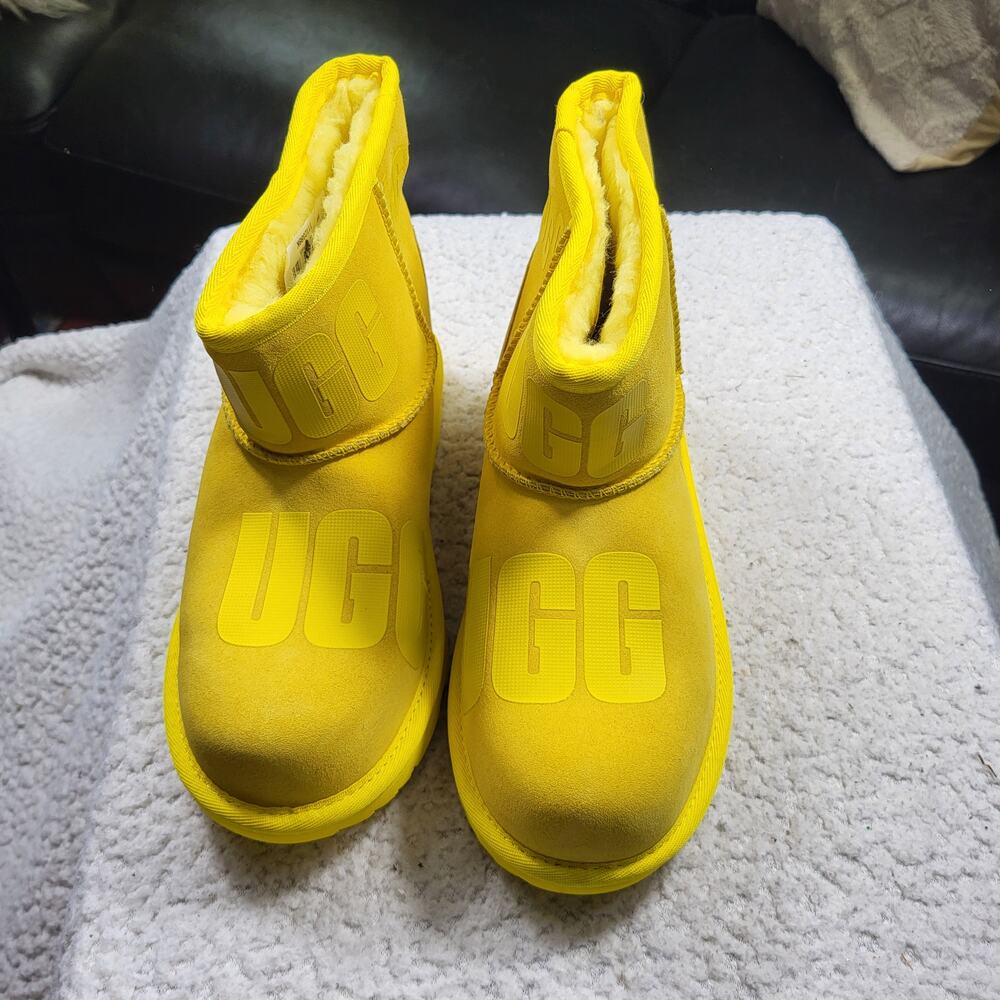 NEW UGG Classic Mini Scatter Graphic boot in yellow bootie US 5
